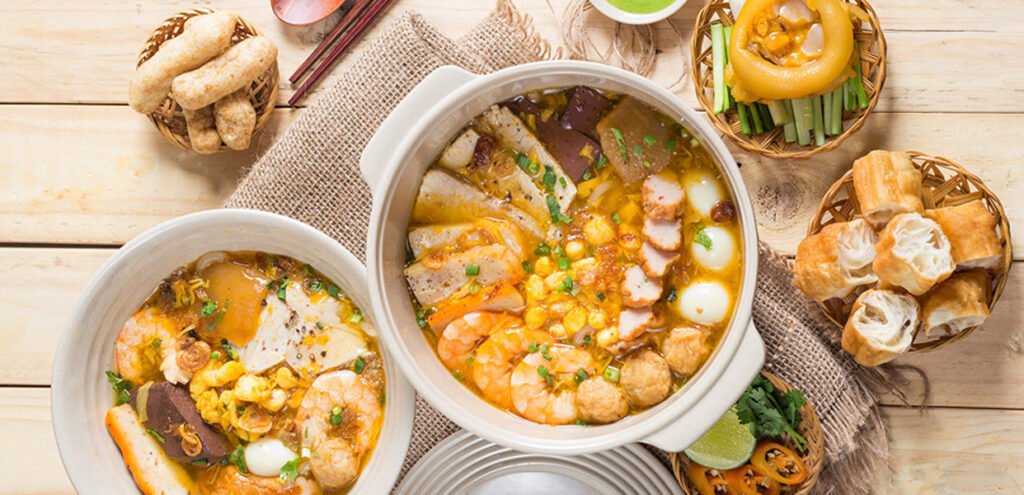 Bánh canh cua Bà Ba ngon đẹp mắt