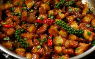 “Giải Mã” Bí Quyết Làm Thịt Kho Tiêu Nước Sệt Đậm Đà Chuẩn Vị Mẹ Nấu