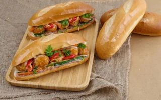 Cách Làm Bánh Mì Tại Nhà Đơn Giản, Thơm Ngon Chuẩn Vị Cho Người Mới Bắt Đầu