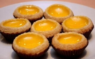 Bánh Trứng Nướng Là Gì? Tại Sao Nhiều Người Lại Yêu Thích?