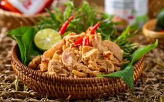 Cách Làm Thịt Chua Chuẩn Vị Phú Thọ Tại Nhà: Công Thức Bí Truyền Từ A Đến Z