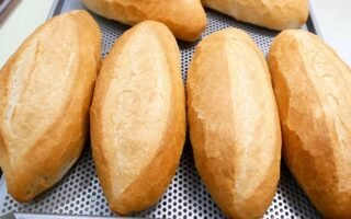 1 Ổ Bánh Mì Bao Nhiêu Calo? Ăn Thế Nào Để Không Lo Tăng Cân?