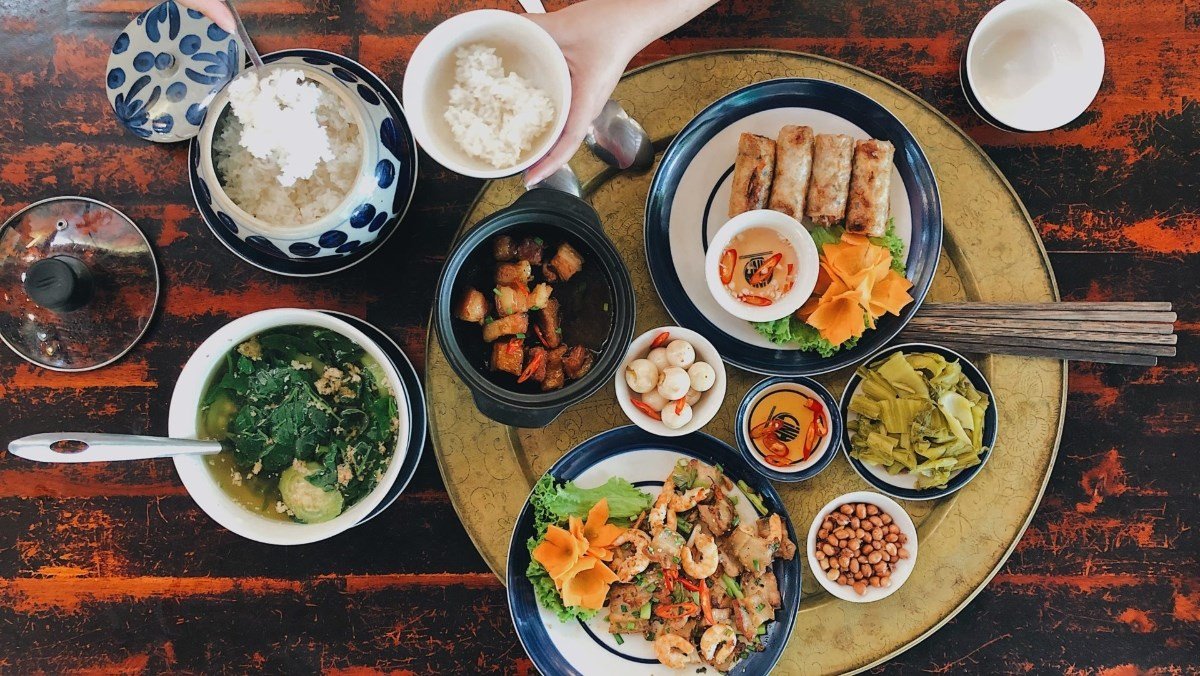 Sau sinh mổ ăn bánh mì được không?