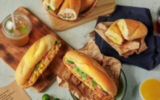 Bánh Mì Vợ Ong Vàng -Hương Vị Độc Đáo Của Chiếc Bánh Tên Lạ!