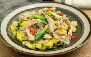 Sách Bò Xào Dứa: Bí Quyết Độc Quyền Cho Món Ăn Giòn Ngon Đậm Đà Từ Bếp Nhà Đến Quán Ăn Chất Lượng!