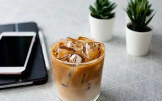 1 ly cà phê sữa bao nhiêu calo? Bật mí cách thưởng thức không lo tăng cân!