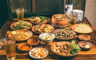 Top 15+ Quán Ăn Sống Ảo Đẹp “Mê Mẩn” Tại TP.HCM (Cập Nhật Mới Nhất)
