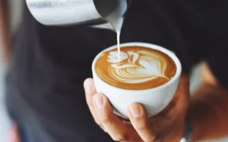Cà Phê Capuchino: Khám Phá Hương Vị Ý Quyến Rũ và Bí Quyết Pha Chế Chuẩn Barista 2026