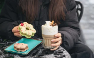 Cà Phê Kem Muối: Khám Phá Hương Vị Thăng Hoa Của Thức Uống Gây Sốt 2026!