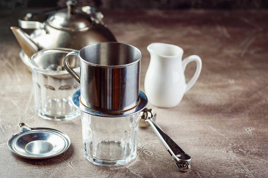 Dụng cụ để pha cà phê phin nhỏ