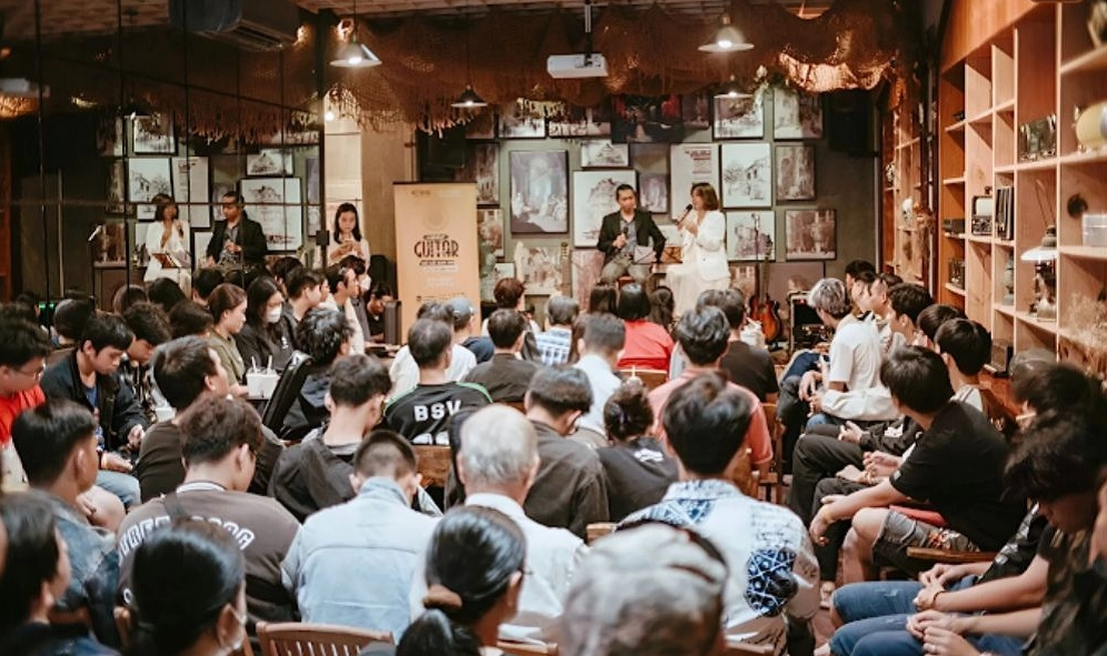 Tượng Cafe Acoustic